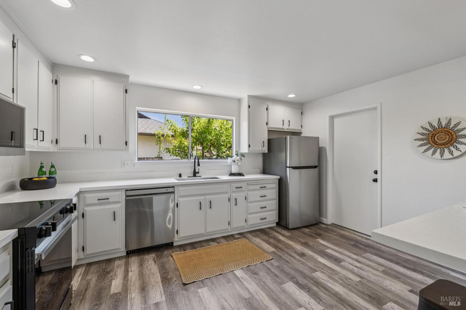 Detail Gallery Image 24 of 35 For 756 Estancia Way, San Rafael,  CA 94903 - 4 Beds | 2 Baths