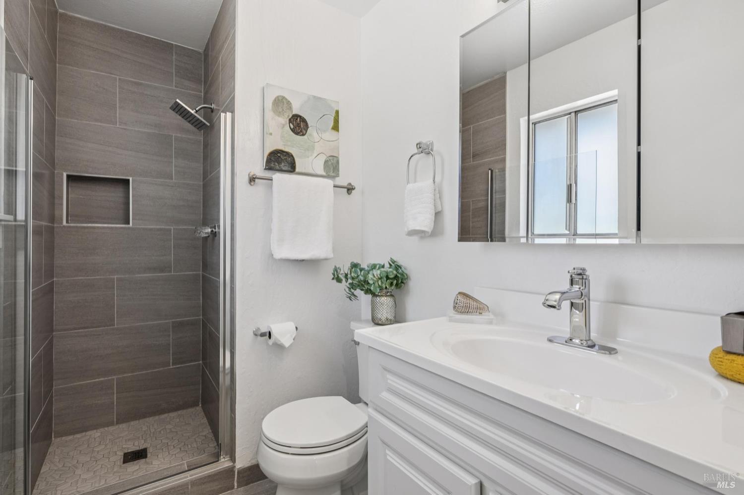 Detail Gallery Image 29 of 35 For 756 Estancia Way, San Rafael,  CA 94903 - 4 Beds | 2 Baths