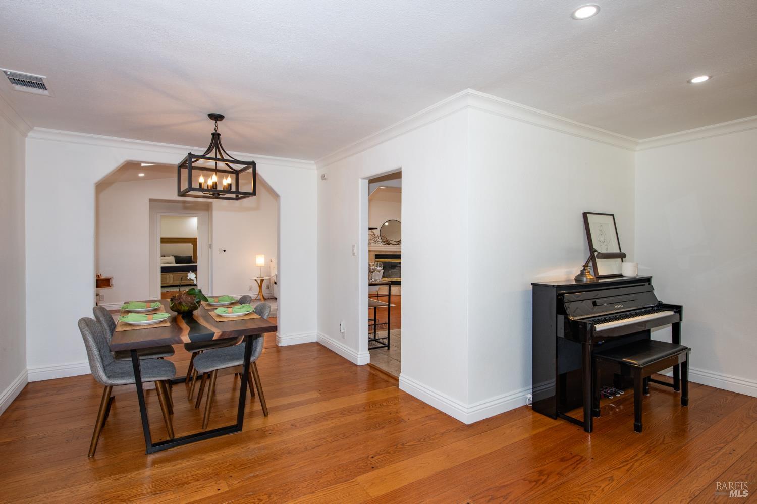 Detail Gallery Image 11 of 40 For 1651 Green Valley Rd, Danville,  CA 94526 - 4 Beds | 2 Baths