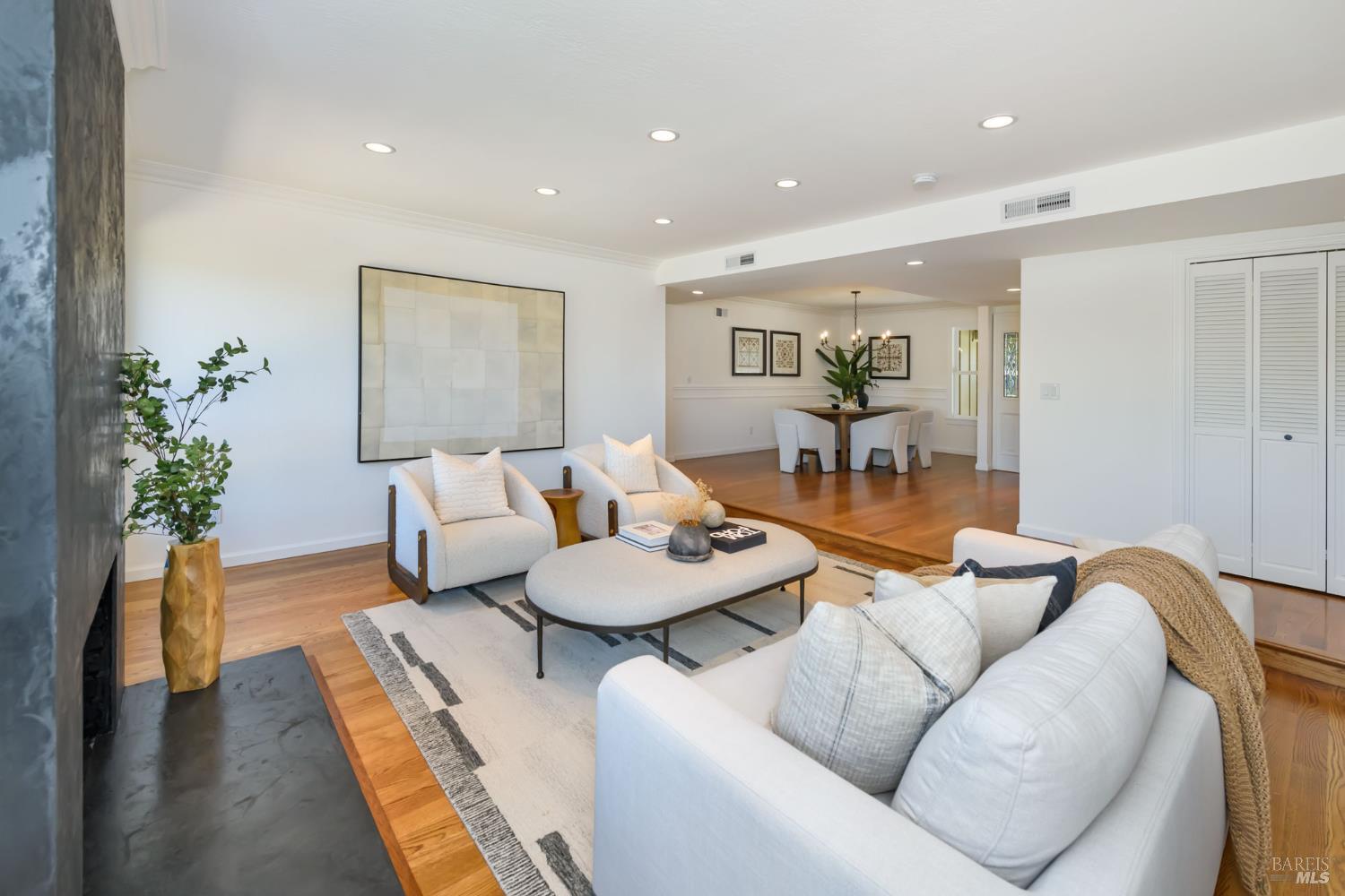 Detail Gallery Image 6 of 44 For 120 Twelveoak Hill Dr, San Rafael,  CA 94903 - 4 Beds | 2/1 Baths
