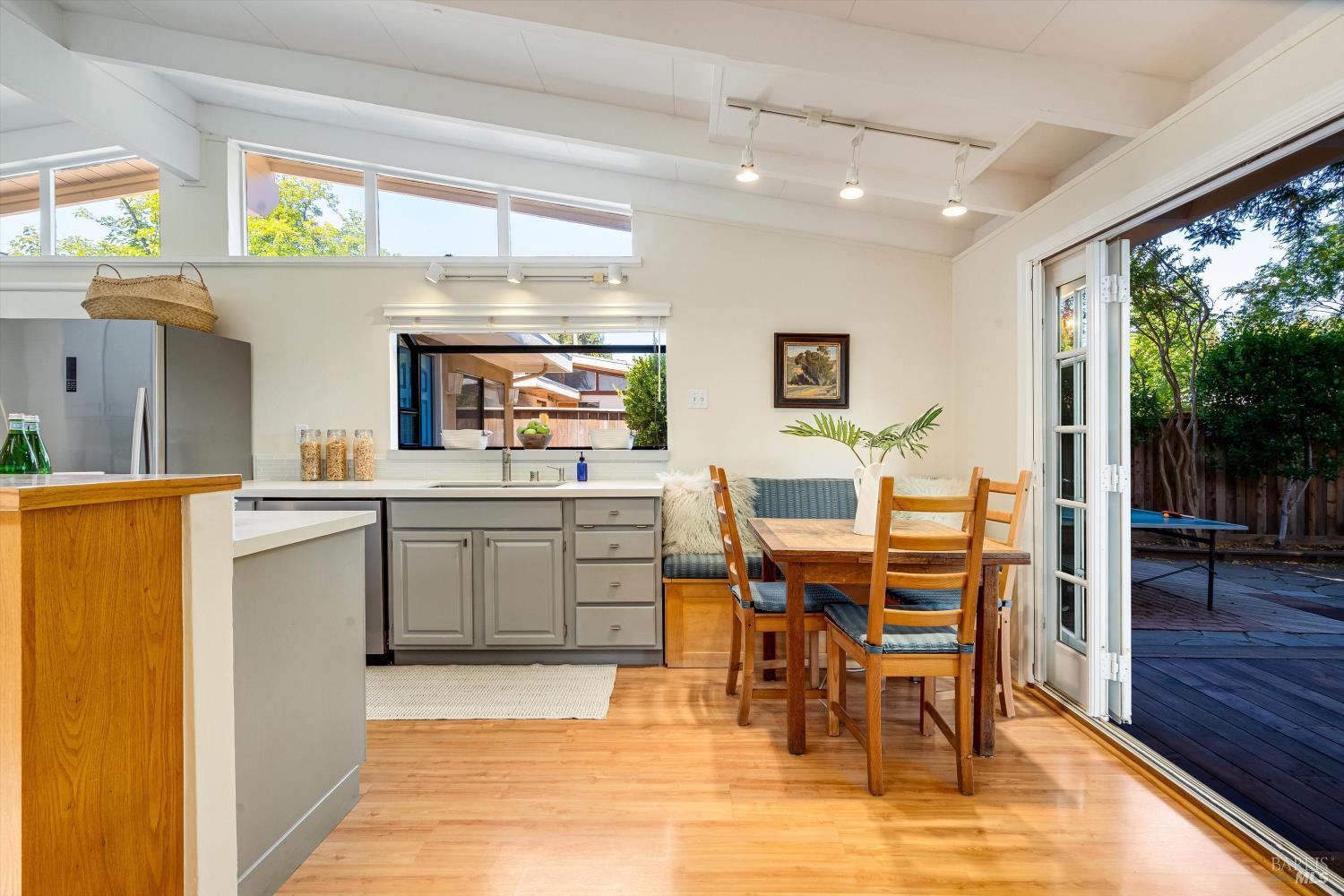 Detail Gallery Image 21 of 55 For 983 Glenwood Dr, Sonoma,  CA 95476 - 3 Beds | 2 Baths
