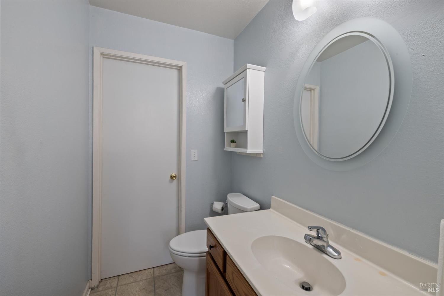 Detail Gallery Image 10 of 15 For 1951 Aletha Ln #4,  Vacaville,  CA 95687 - 3 Beds | 1/1 Baths