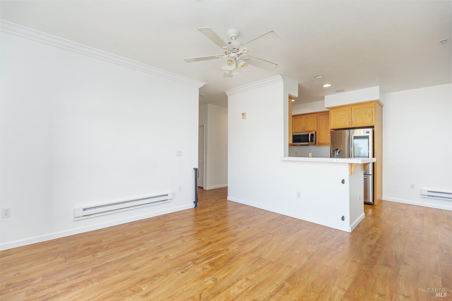 Detail Gallery Image 8 of 9 For 401 North Ave #210,  San Rafael,  CA 94903 - 2 Beds | 2 Baths