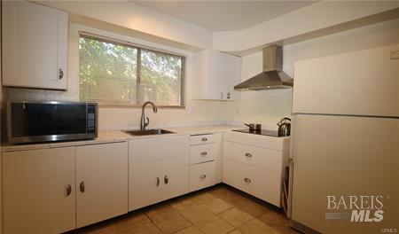 Detail Gallery Image 10 of 23 For 3771 Manchester Ave, Clearlake,  CA 95422 - 2 Beds | 2 Baths