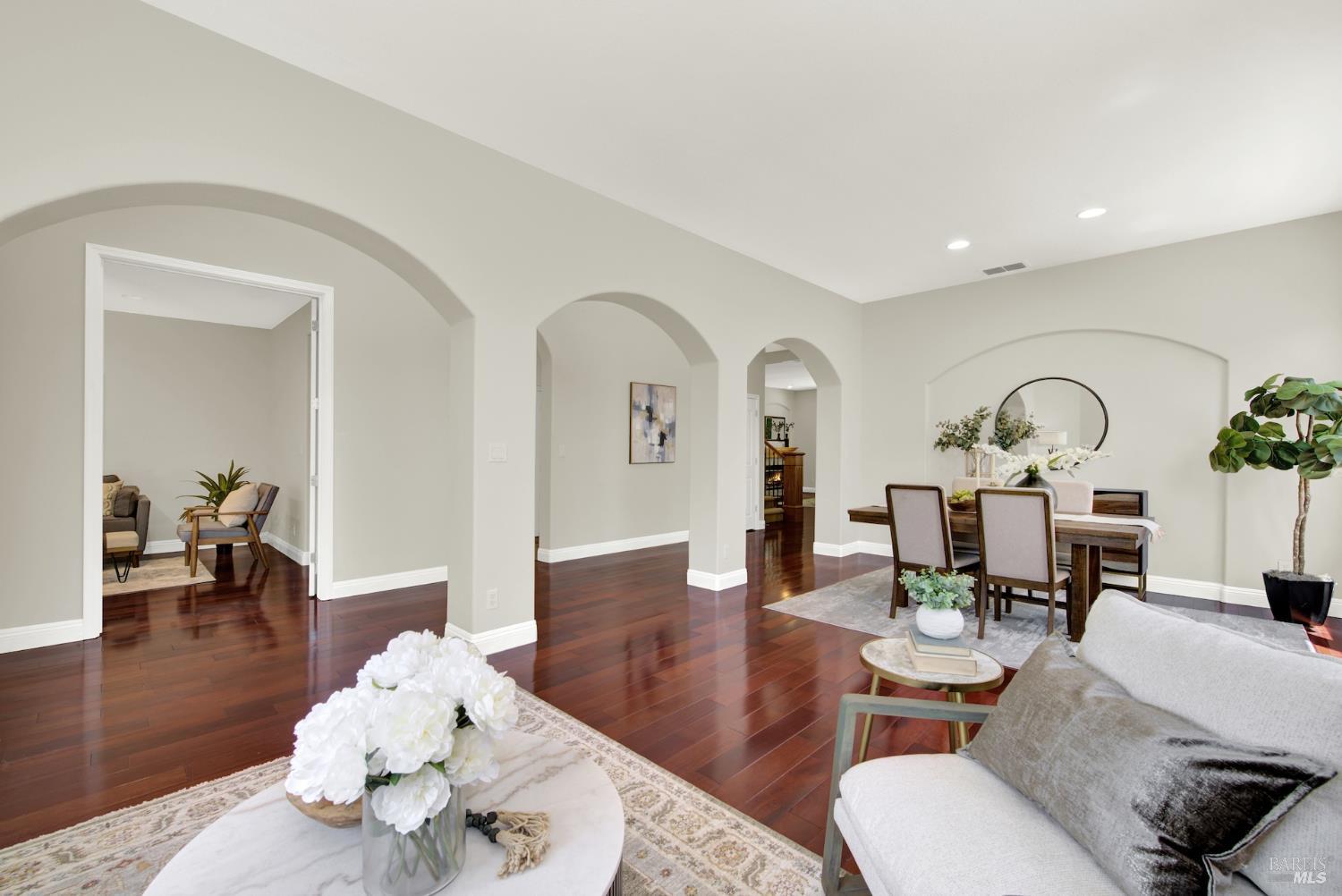 Detail Gallery Image 13 of 77 For 1240 Wildwing Ln, Vallejo,  CA 94591 - 4 Beds | 3/1 Baths
