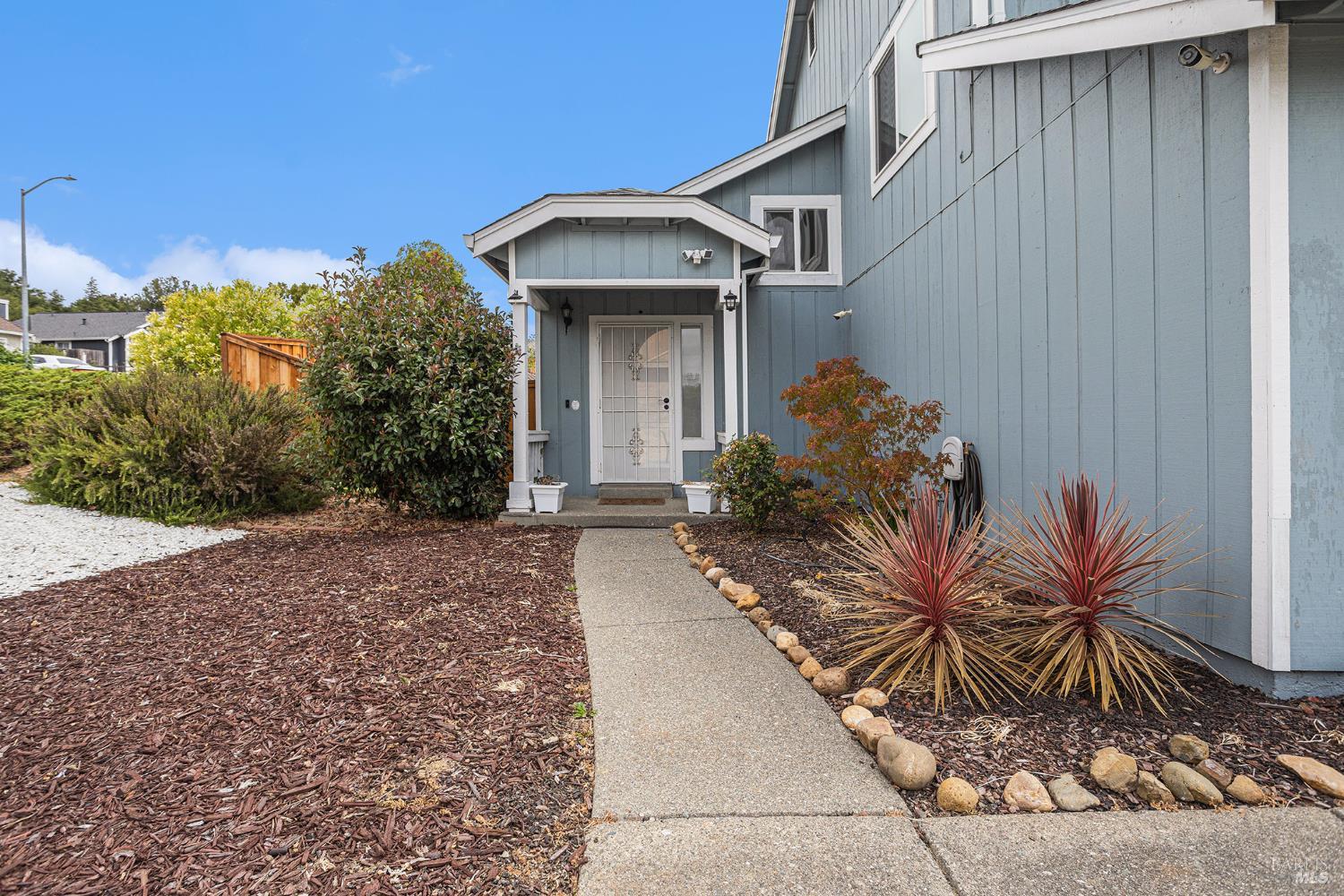 Detail Gallery Image 6 of 29 For 100 Bear Cove Ct, Vallejo,  CA 94591 - 3 Beds | 2/1 Baths