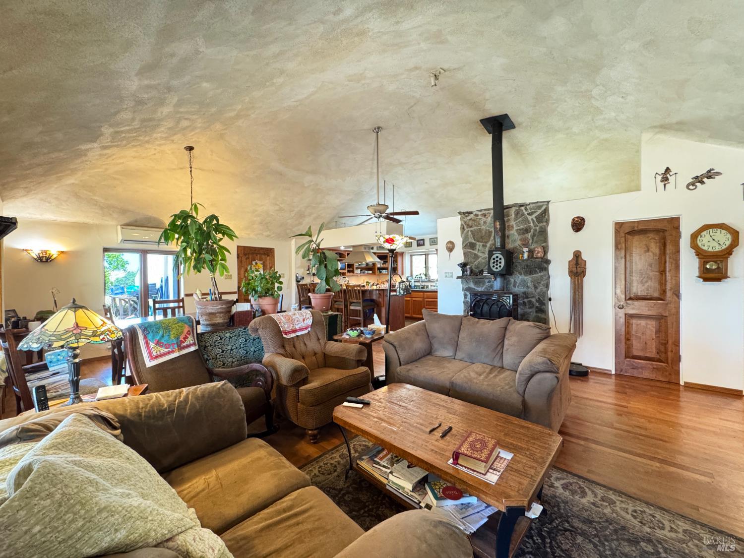 Detail Gallery Image 2 of 47 For 2980 Flat Rock Rd, Garberville,  CA 95542 - 3 Beds | 2 Baths
