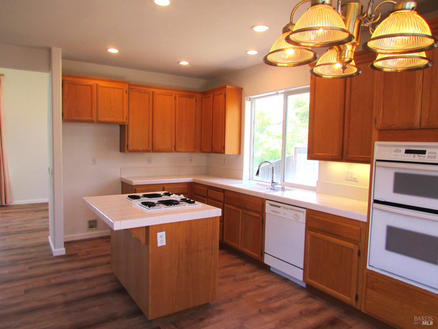 Detail Gallery Image 9 of 29 For 184 El Encanto Way, Santa Rosa,  CA 95409 - – Beds | – Baths