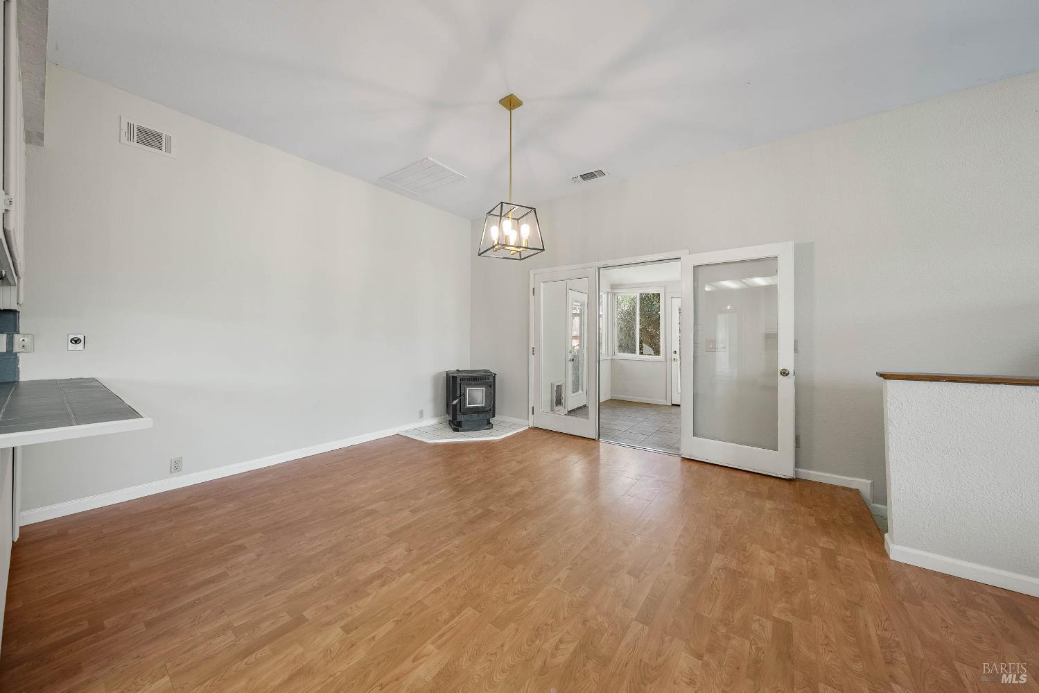Detail Gallery Image 10 of 38 For 1046 Adams St, Lakeport,  CA 95453 - 3 Beds | 2 Baths