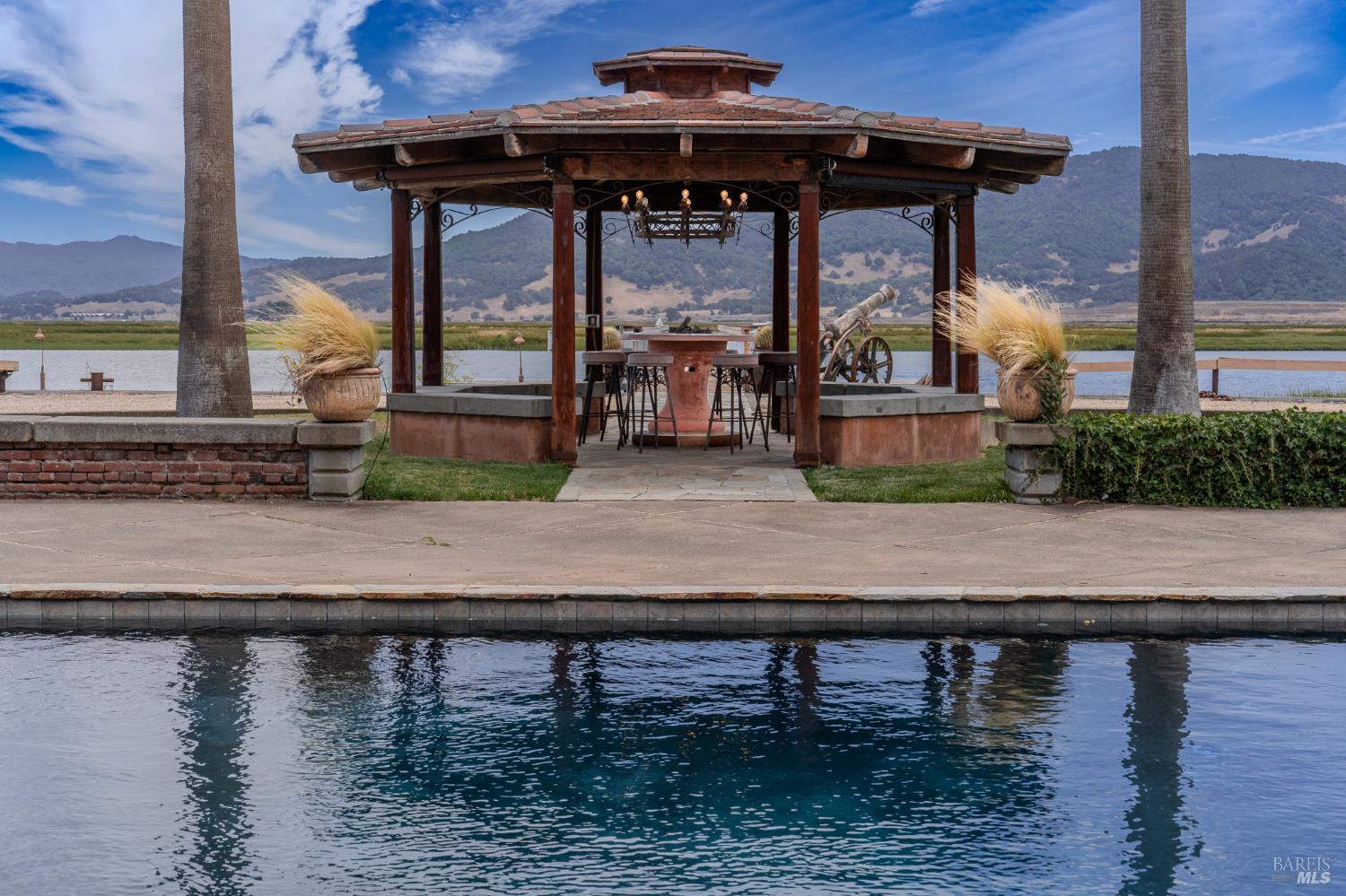 Detail Gallery Image 8 of 70 For 6614 Lakeville Hwy, Petaluma,  CA 94954 - 11 Beds | 15/1 Baths