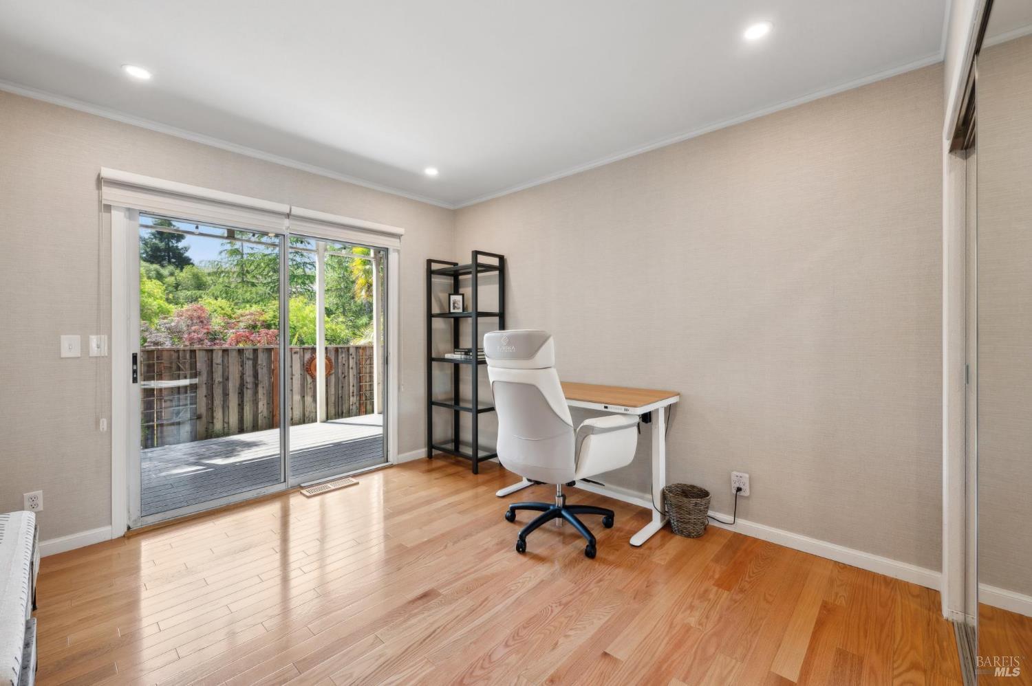 Detail Gallery Image 22 of 37 For 34 Creekside Ct, Corte Madera,  CA 94925 - 2 Beds | 2 Baths