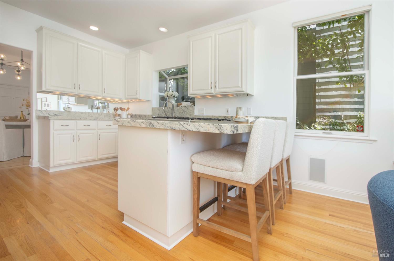 Detail Gallery Image 12 of 46 For 47 Elizabeth Cir, Greenbrae,  CA 94904 - 3 Beds | 2/1 Baths