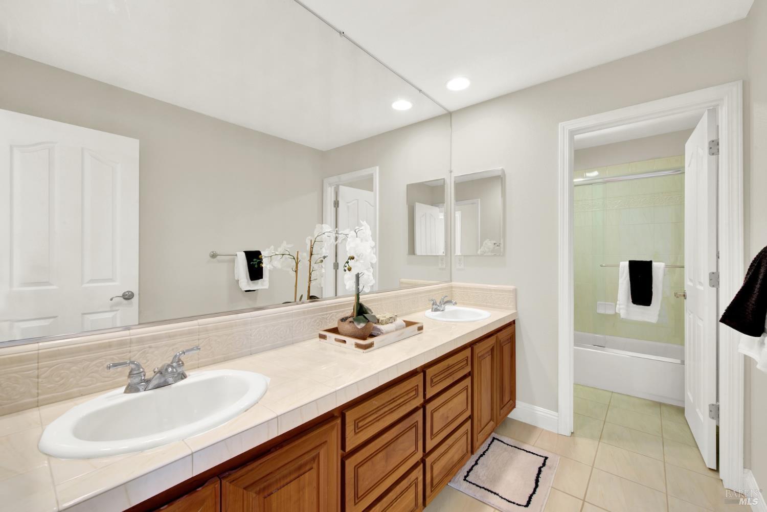 Detail Gallery Image 64 of 77 For 1240 Wildwing Ln, Vallejo,  CA 94591 - 4 Beds | 3/1 Baths