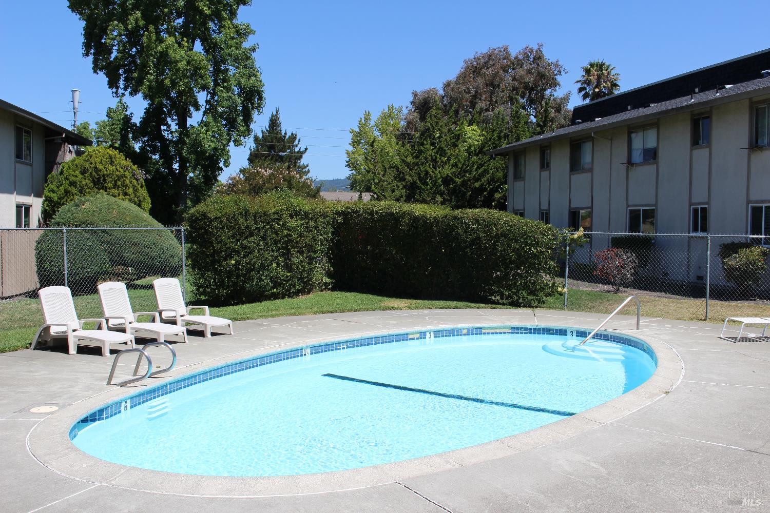 Detail Gallery Image 18 of 22 For 1347 Southwest Blvd #F,  Rohnert Park,  CA 94928 - 1 Beds | 1 Baths