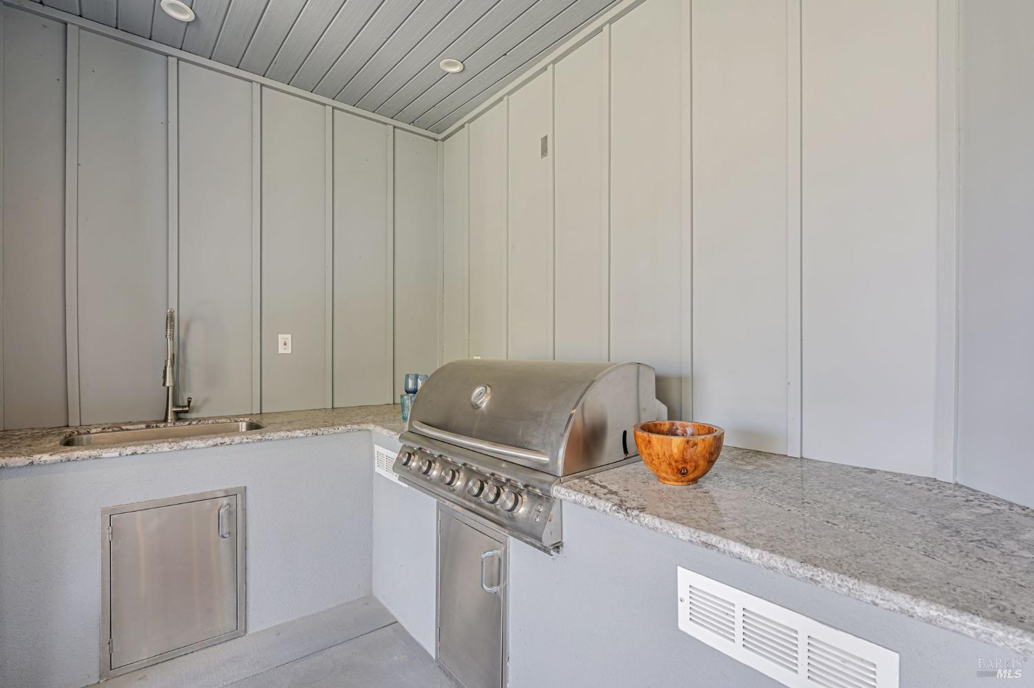 Detail Gallery Image 45 of 59 For 12 Rose Ct, Novato,  CA 94945 - 4 Beds | 4/1 Baths