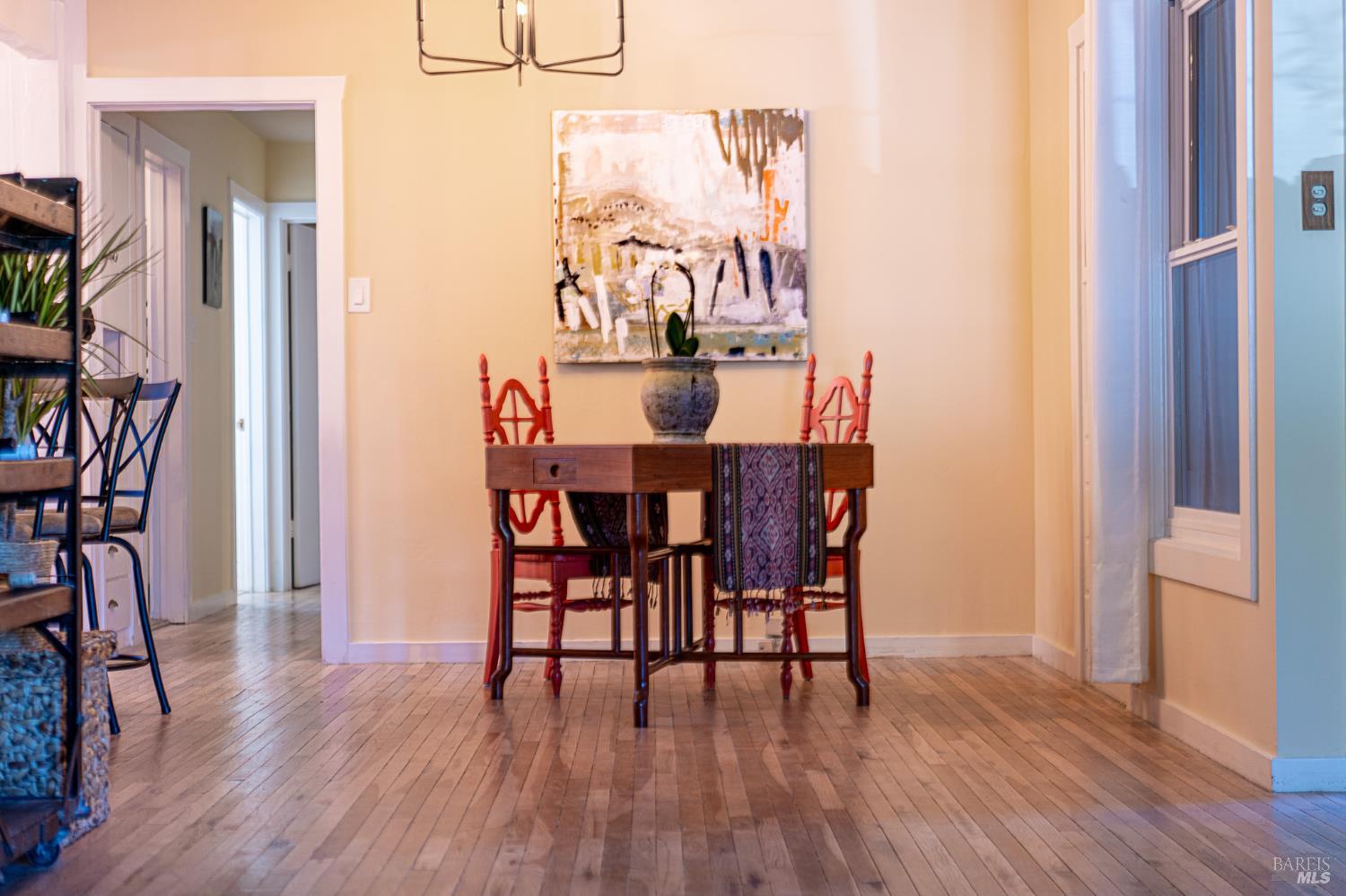 Detail Gallery Image 11 of 32 For 2008 Orchard St, Santa Rosa,  CA 95404 - 3 Beds | 1 Baths