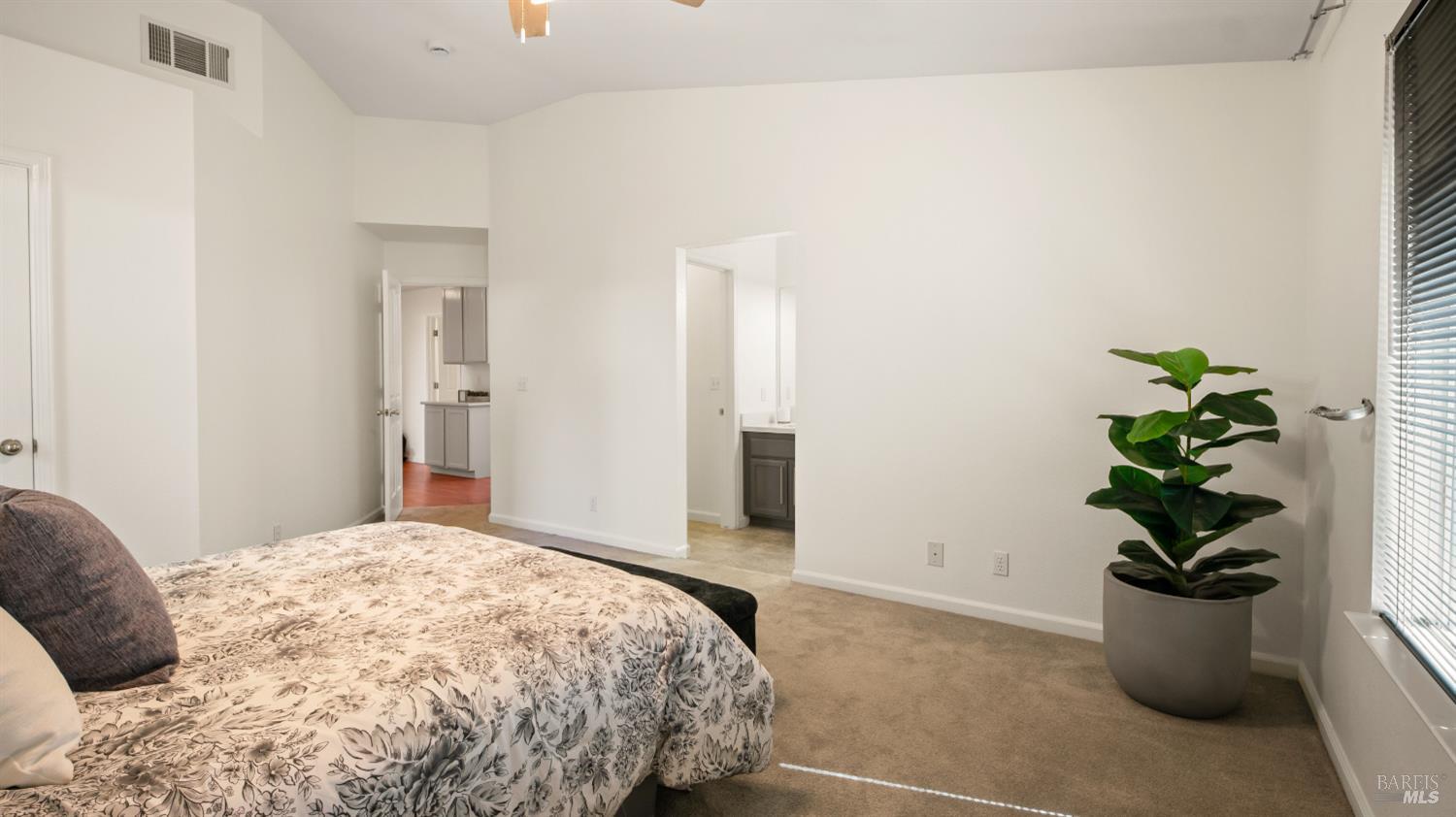 Detail Gallery Image 23 of 53 For 330 Crow Canyon Ct, Vacaville,  CA 95688 - 4 Beds | 2 Baths