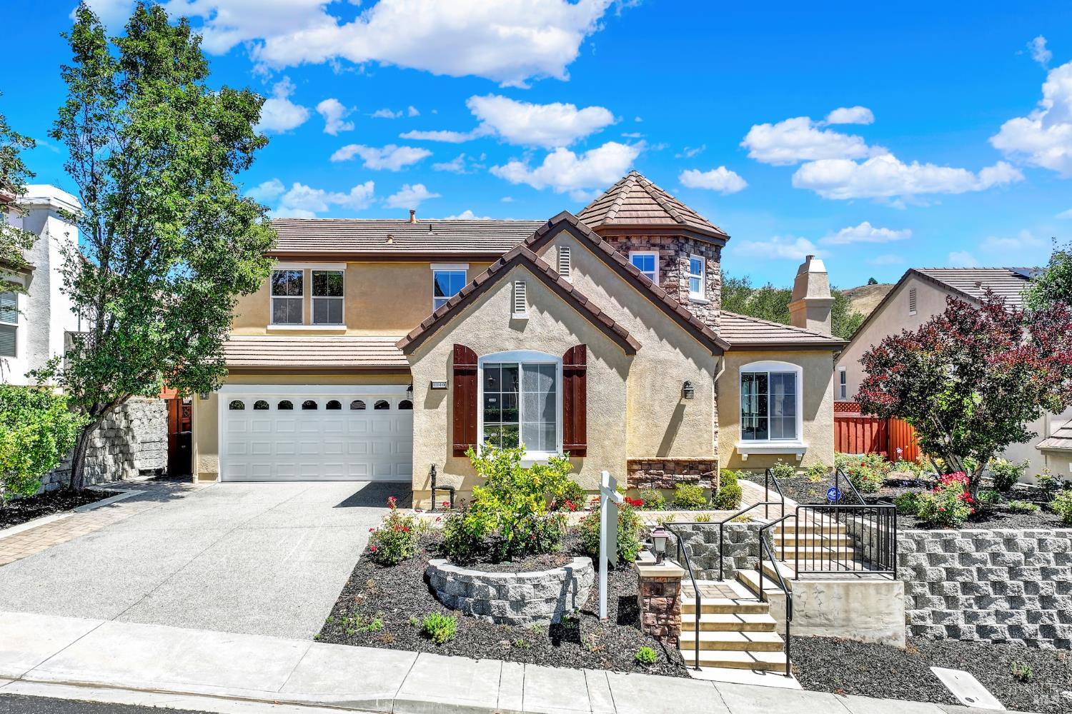 Detail Gallery Image 3 of 77 For 1240 Wildwing Ln, Vallejo,  CA 94591 - 4 Beds | 3/1 Baths