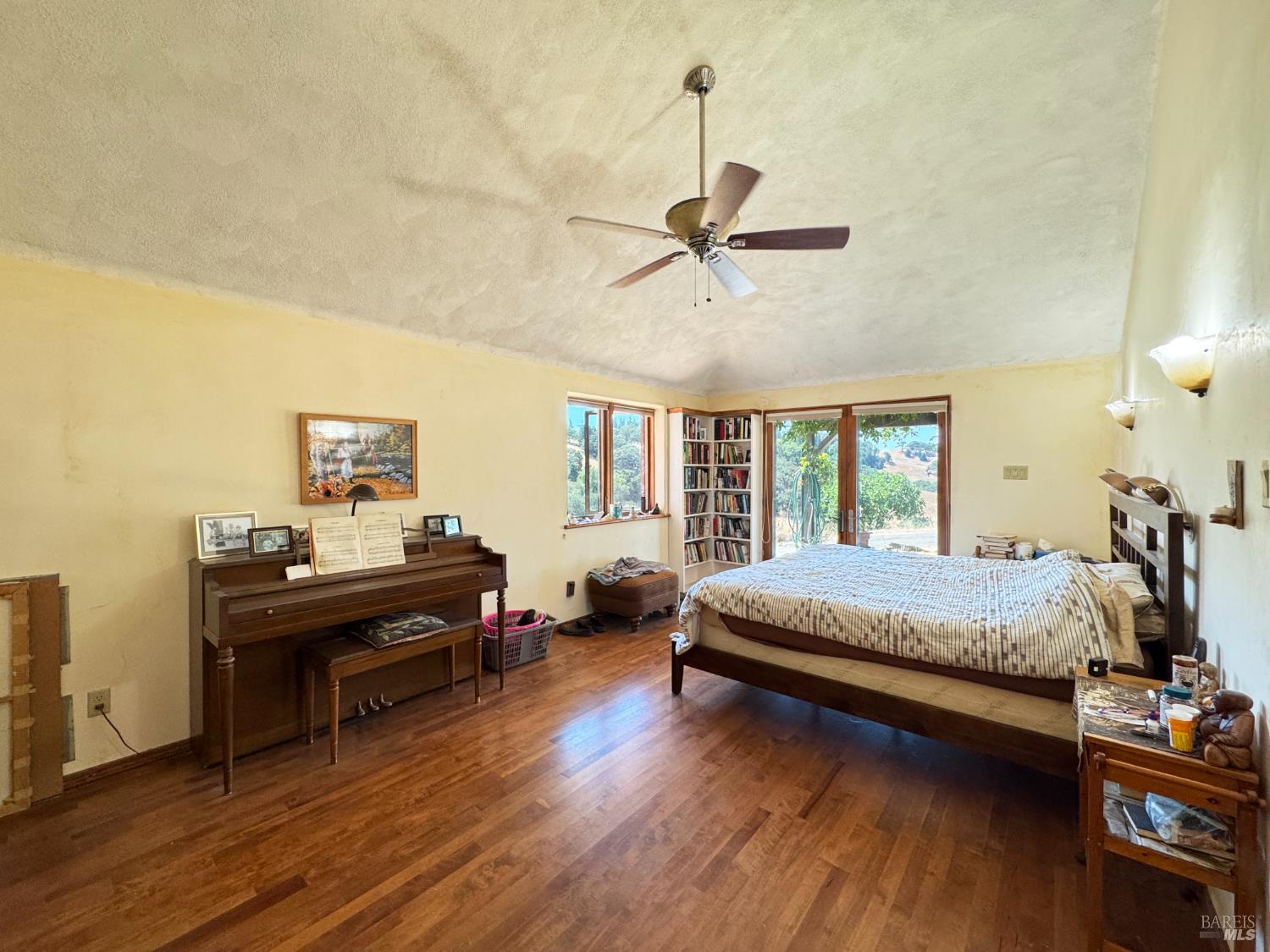 Detail Gallery Image 16 of 47 For 2980 Flat Rock Rd, Garberville,  CA 95542 - 3 Beds | 2 Baths