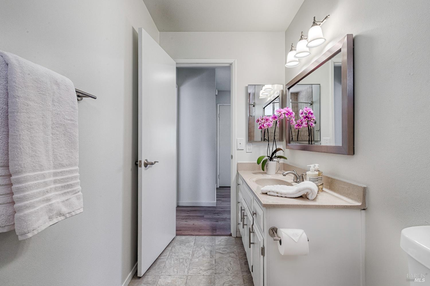 Detail Gallery Image 32 of 61 For 8850 Oak Trail Dr, Santa Rosa,  CA 95409 - 2 Beds | 2 Baths