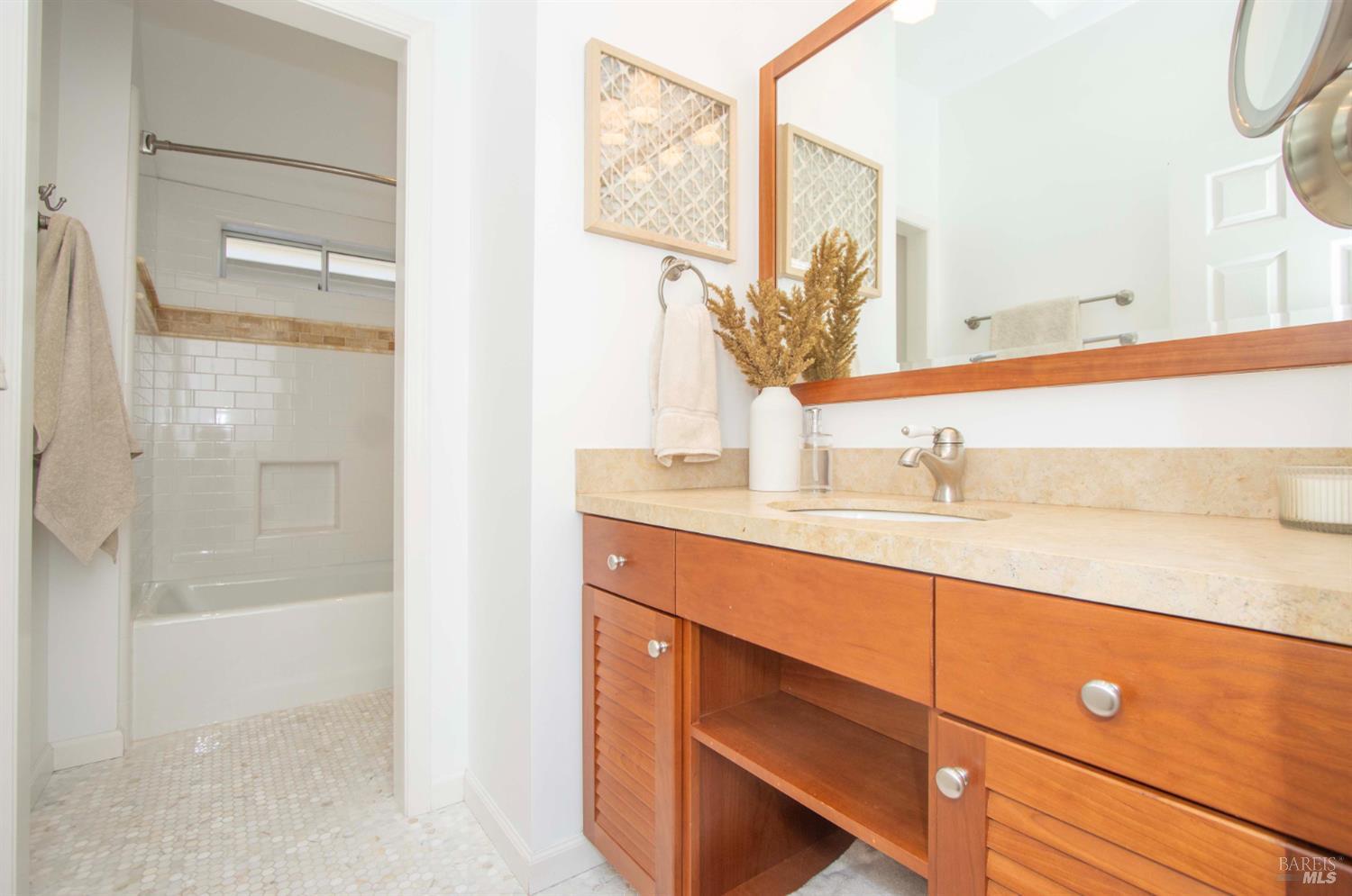 Detail Gallery Image 33 of 46 For 47 Elizabeth Cir, Greenbrae,  CA 94904 - 3 Beds | 2/1 Baths