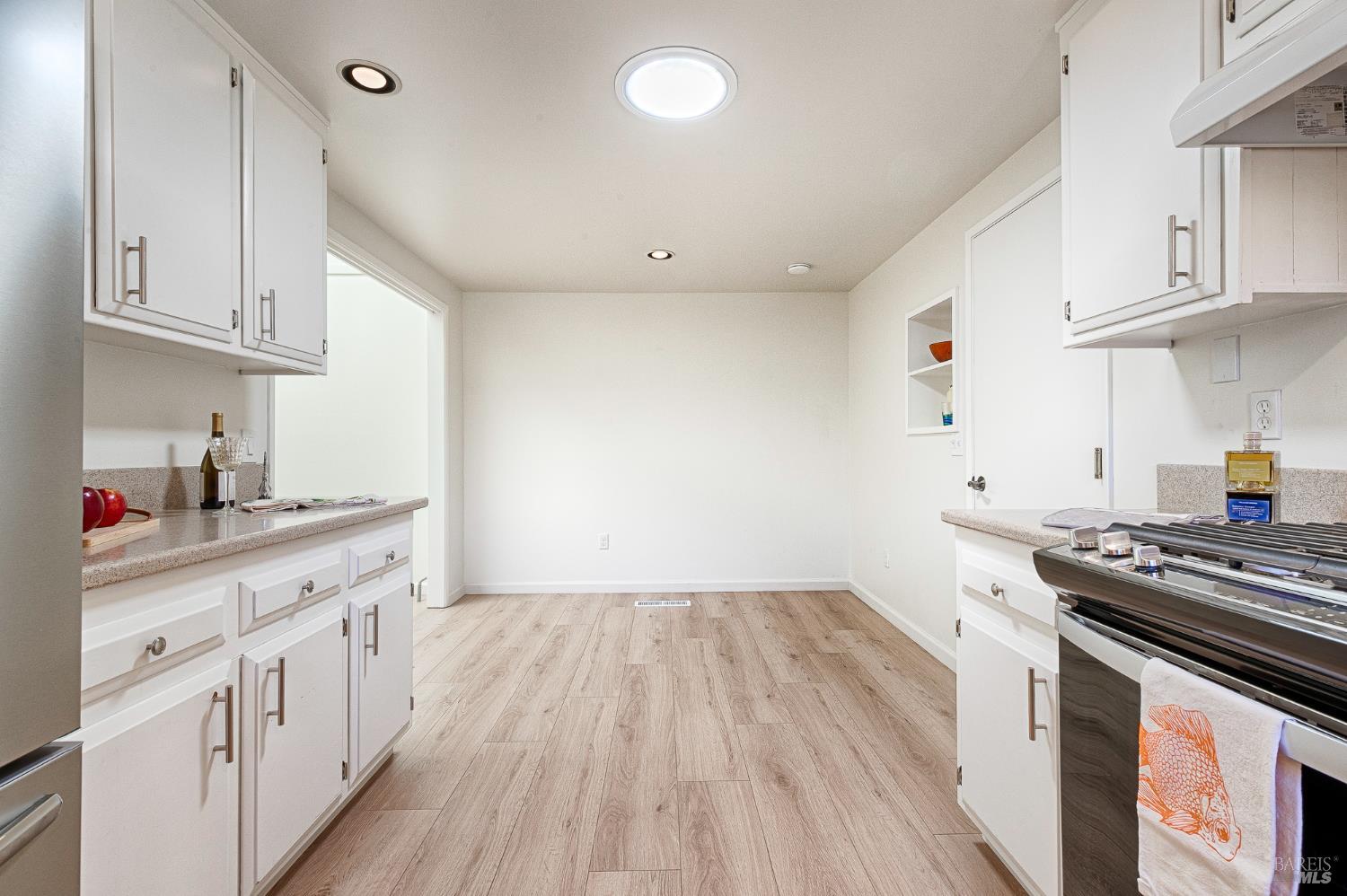 Detail Gallery Image 22 of 61 For 8850 Oak Trail Dr, Santa Rosa,  CA 95409 - 2 Beds | 2 Baths