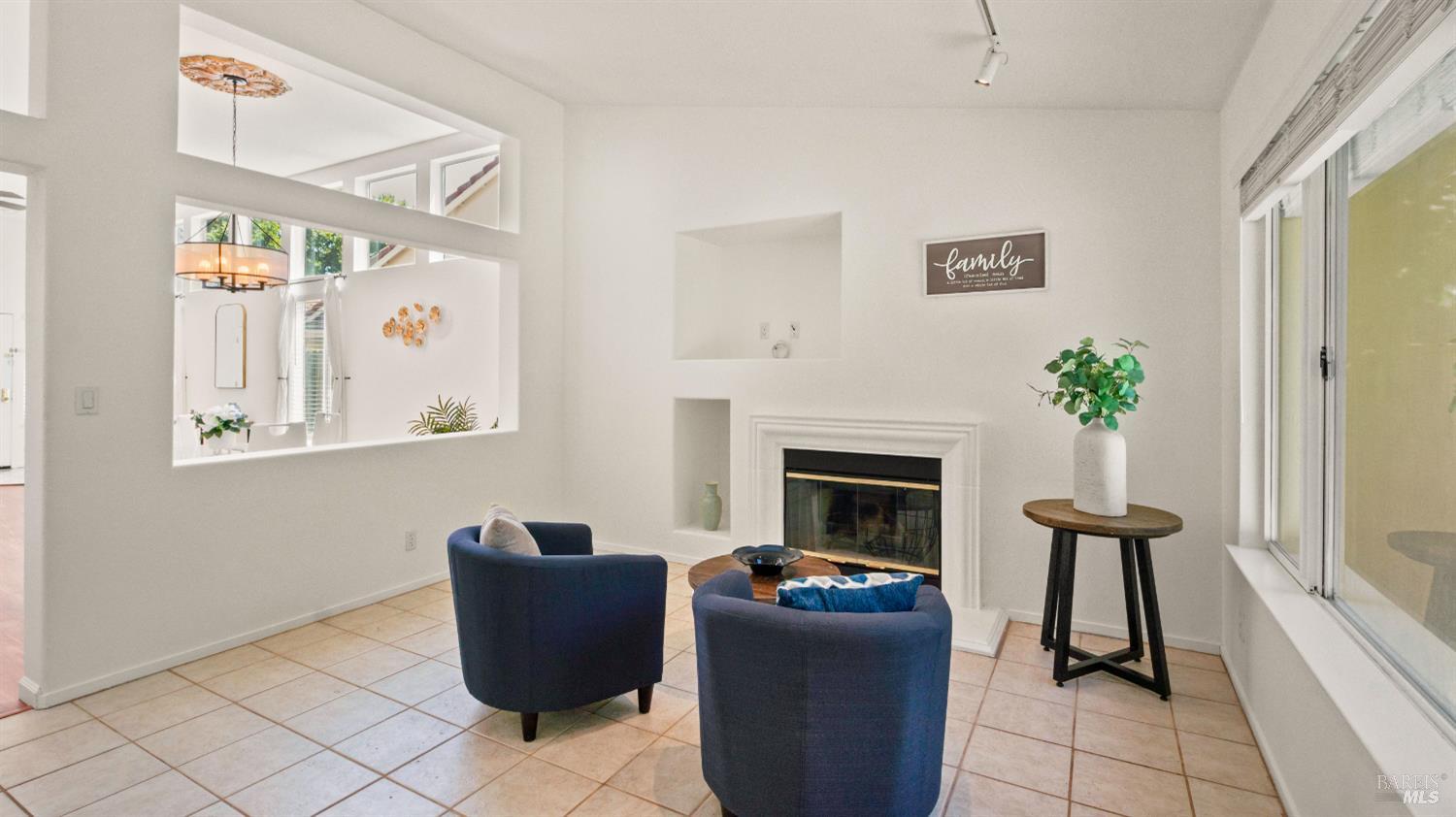 Detail Gallery Image 13 of 53 For 330 Crow Canyon Ct, Vacaville,  CA 95688 - 4 Beds | 2 Baths