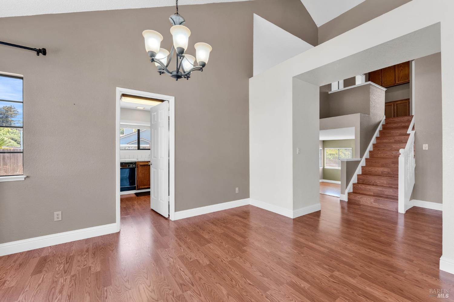 Detail Gallery Image 13 of 68 For 2924 Balsam Ct, Fairfield,  CA 94533 - 4 Beds | 3 Baths