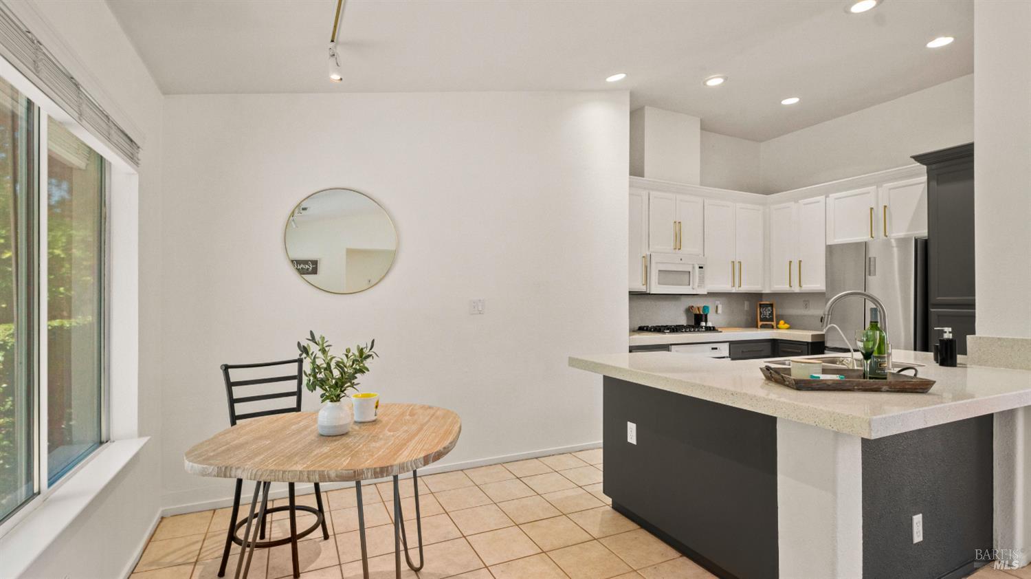 Detail Gallery Image 15 of 53 For 330 Crow Canyon Ct, Vacaville,  CA 95688 - 4 Beds | 2 Baths