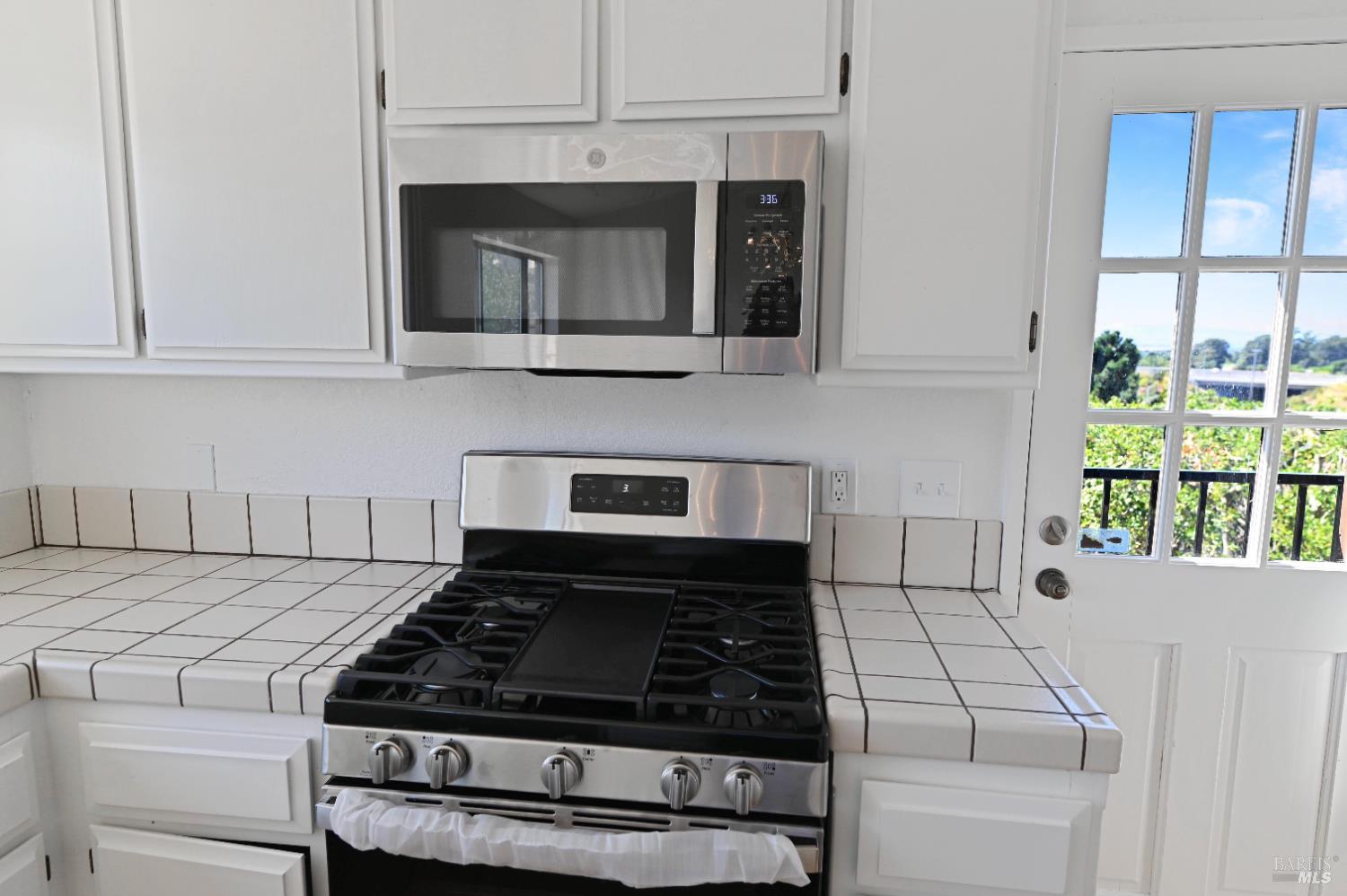 Detail Gallery Image 7 of 40 For 135 Pecan Ct, Vallejo,  CA 94589 - 4 Beds | 3 Baths