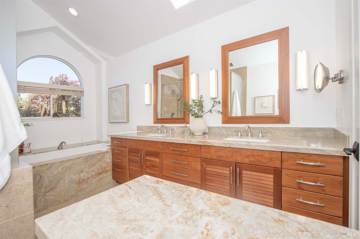 Detail Gallery Image 25 of 46 For 47 Elizabeth Cir, Greenbrae,  CA 94904 - 3 Beds | 2/1 Baths