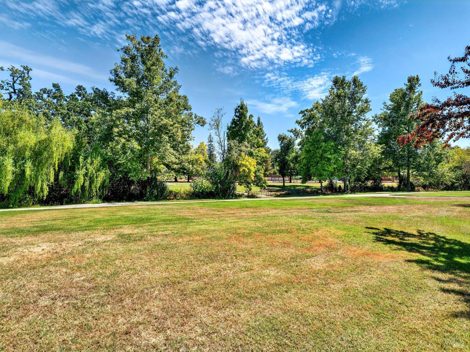 Detail Gallery Image 8 of 34 For 405 Simi Pl, Santa Rosa,  CA 95409 - 3 Beds | 2 Baths