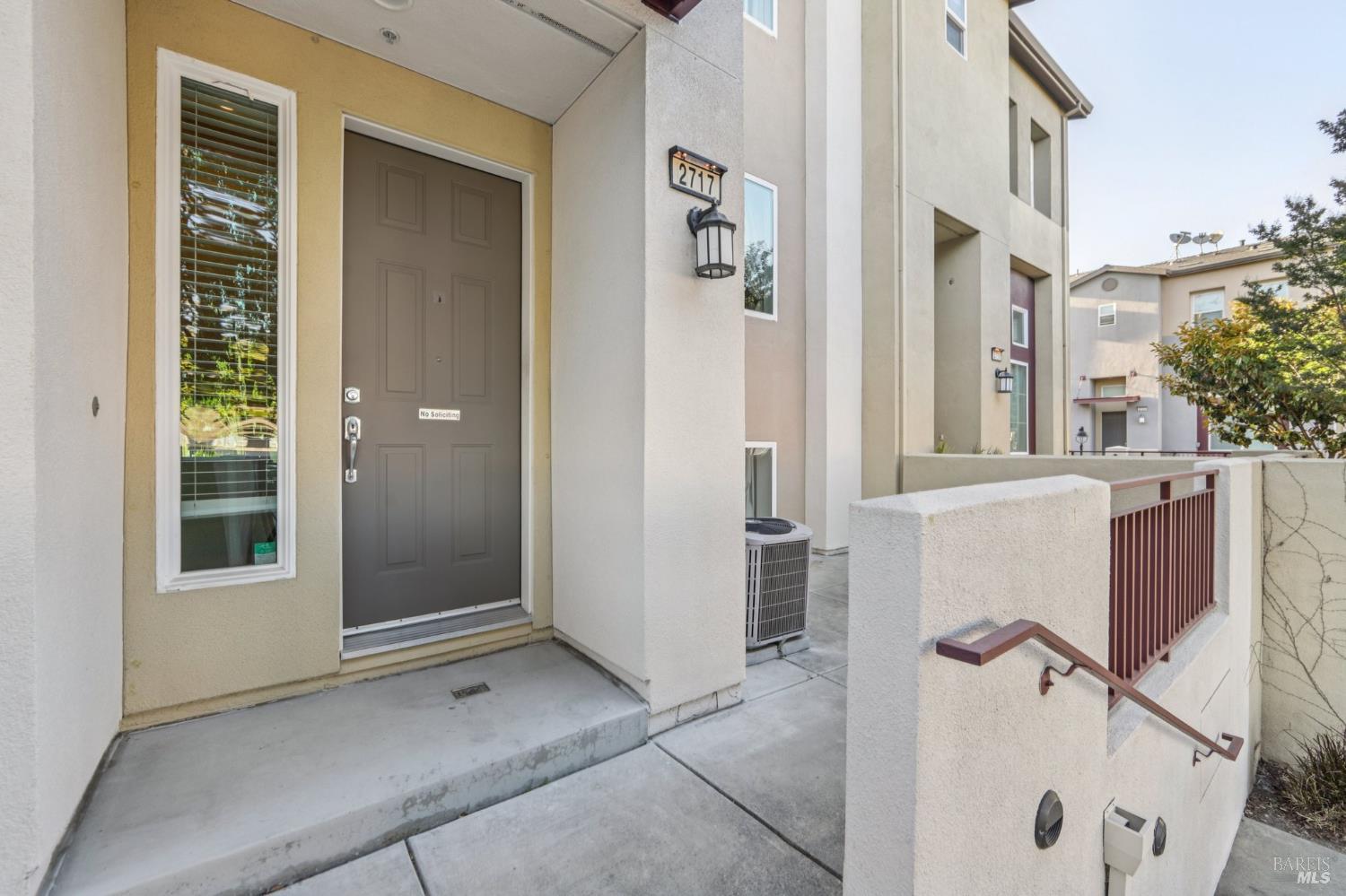 Detail Gallery Image 2 of 35 For 2717 10th St, San Pablo,  CA 94806 - 3 Beds | 2/1 Baths