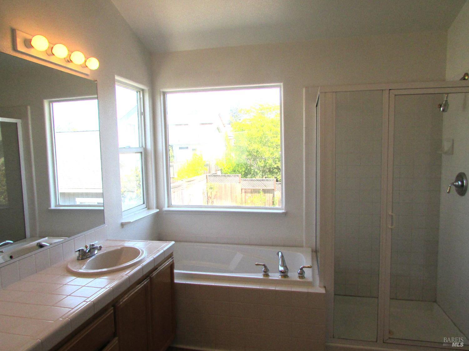 Detail Gallery Image 14 of 29 For 184 El Encanto Way, Santa Rosa,  CA 95409 - – Beds | – Baths