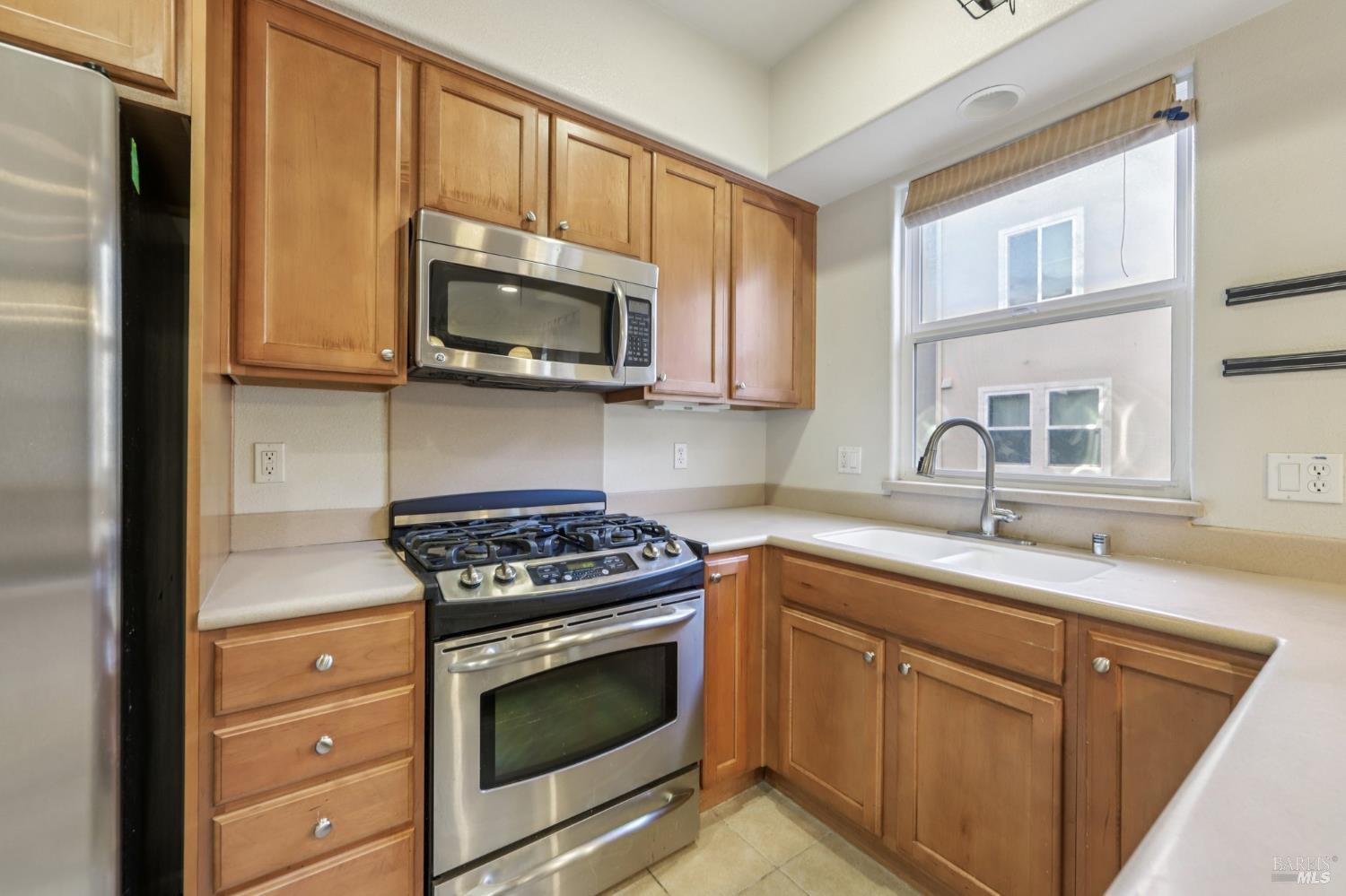 Detail Gallery Image 12 of 35 For 2717 10th St, San Pablo,  CA 94806 - 3 Beds | 2/1 Baths
