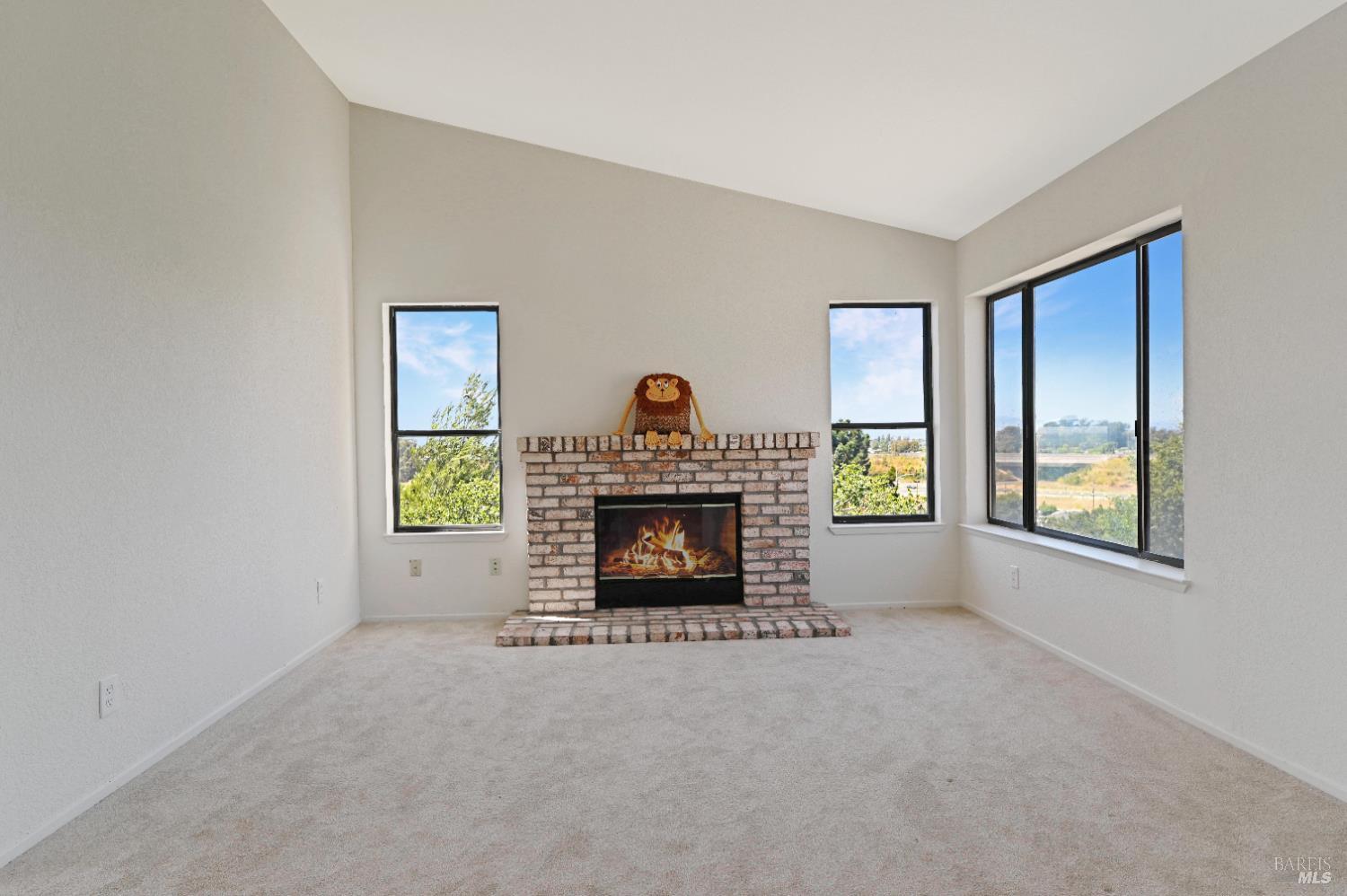 Detail Gallery Image 10 of 40 For 135 Pecan Ct, Vallejo,  CA 94589 - 4 Beds | 3 Baths