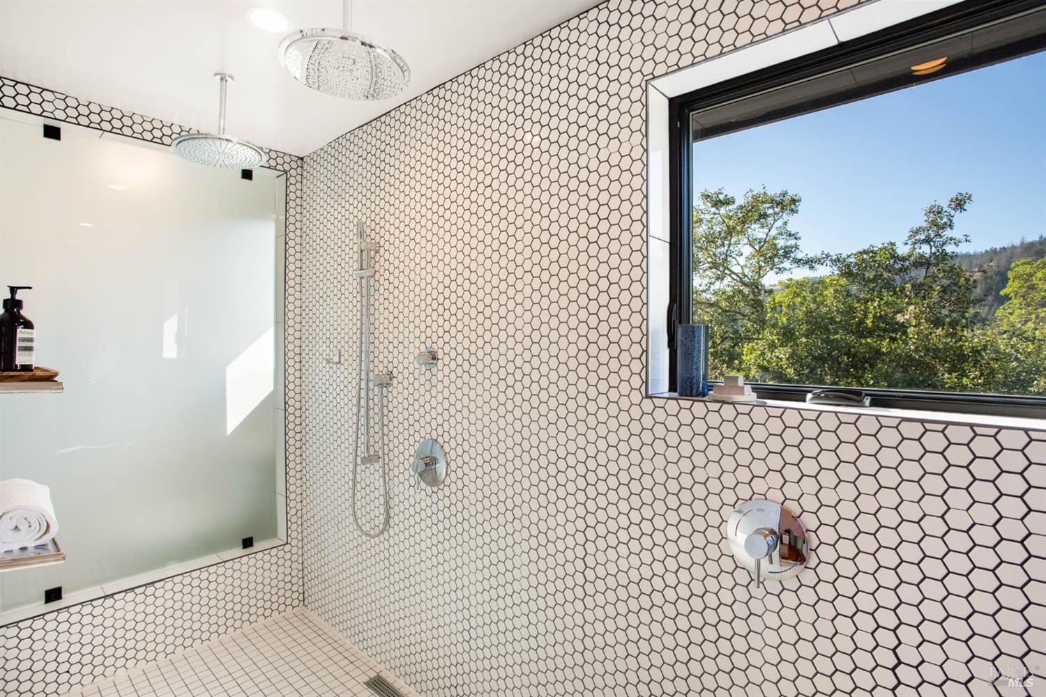 Detail Gallery Image 38 of 55 For 18200 Sweetwater Springs Rd, Guerneville,  CA 95446 - 3 Beds | 3 Baths