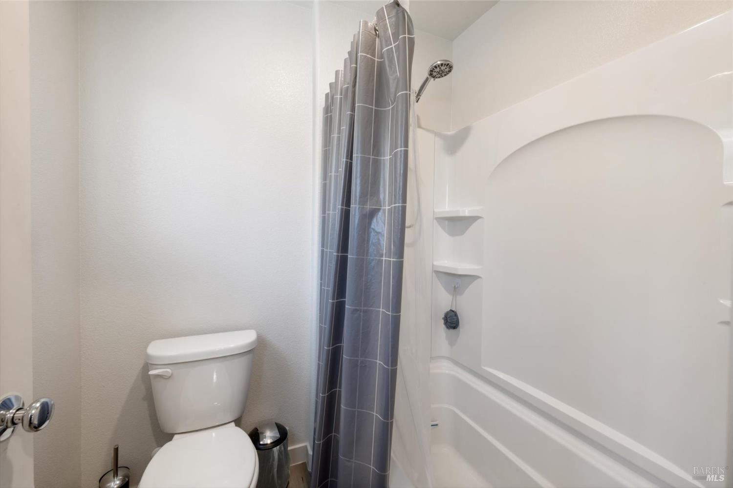 Detail Gallery Image 21 of 33 For 128 Clownfish St, Suisun City,  CA 94585 - 3 Beds | 2/1 Baths