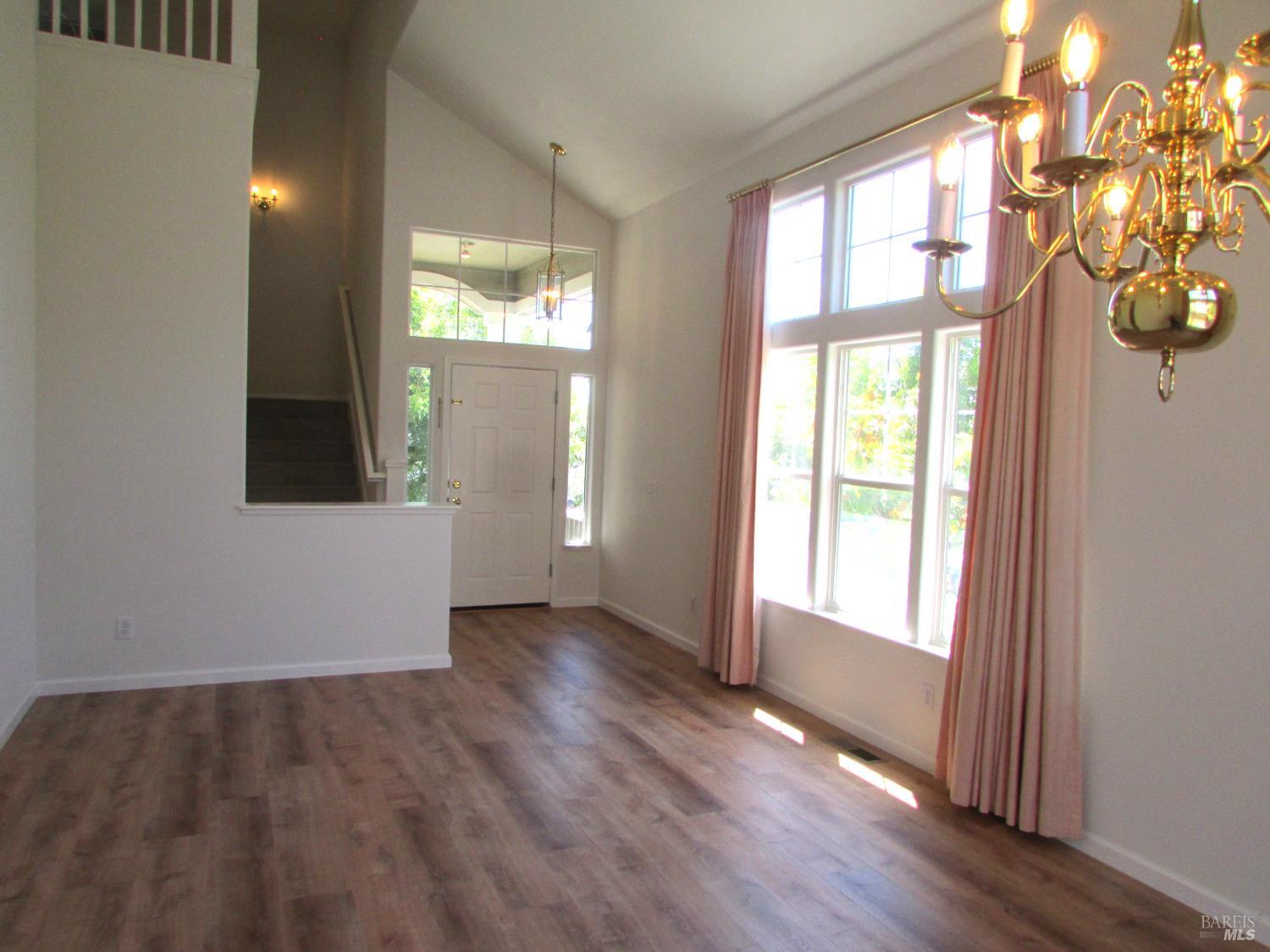 Detail Gallery Image 4 of 29 For 184 El Encanto Way, Santa Rosa,  CA 95409 - – Beds | – Baths