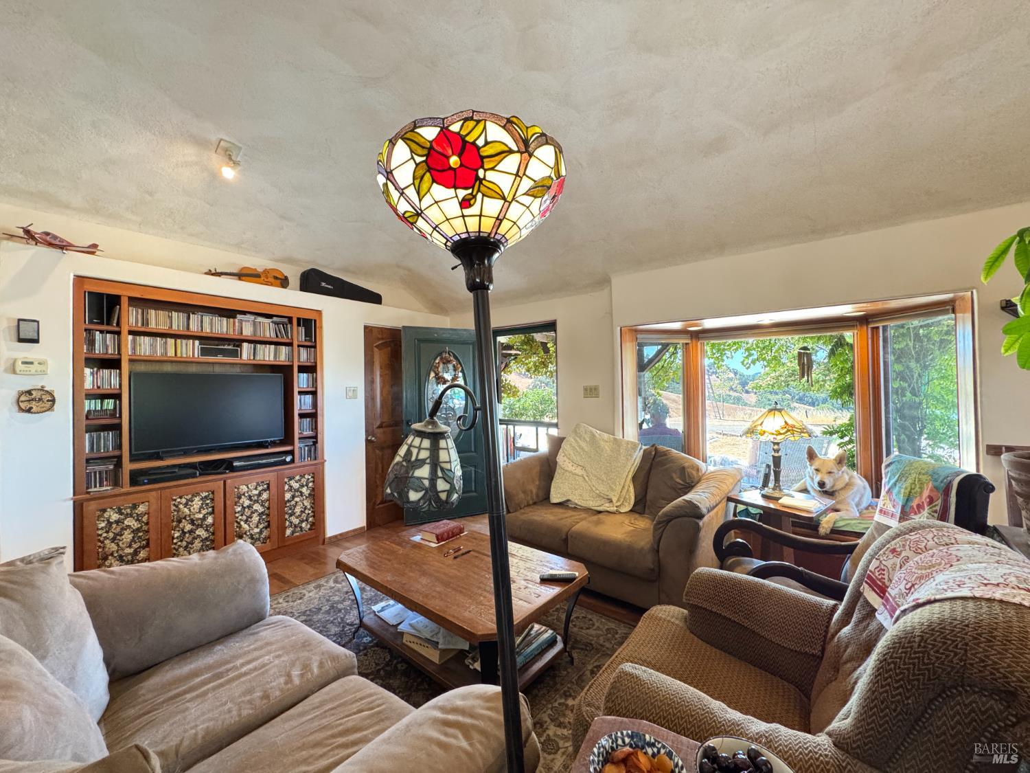 Detail Gallery Image 7 of 47 For 2980 Flat Rock Rd, Garberville,  CA 95542 - 3 Beds | 2 Baths