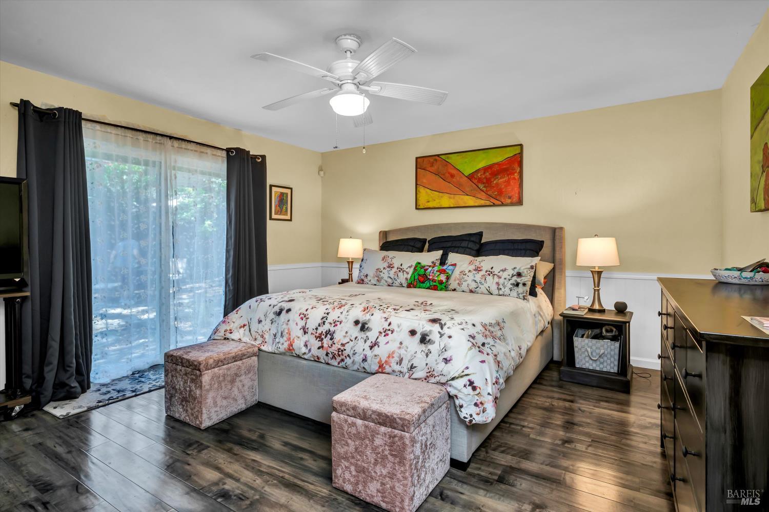 Detail Gallery Image 13 of 27 For 18682 N Shore Dr, Hidden Valley Lake,  CA 95467 - 2 Beds | 2 Baths