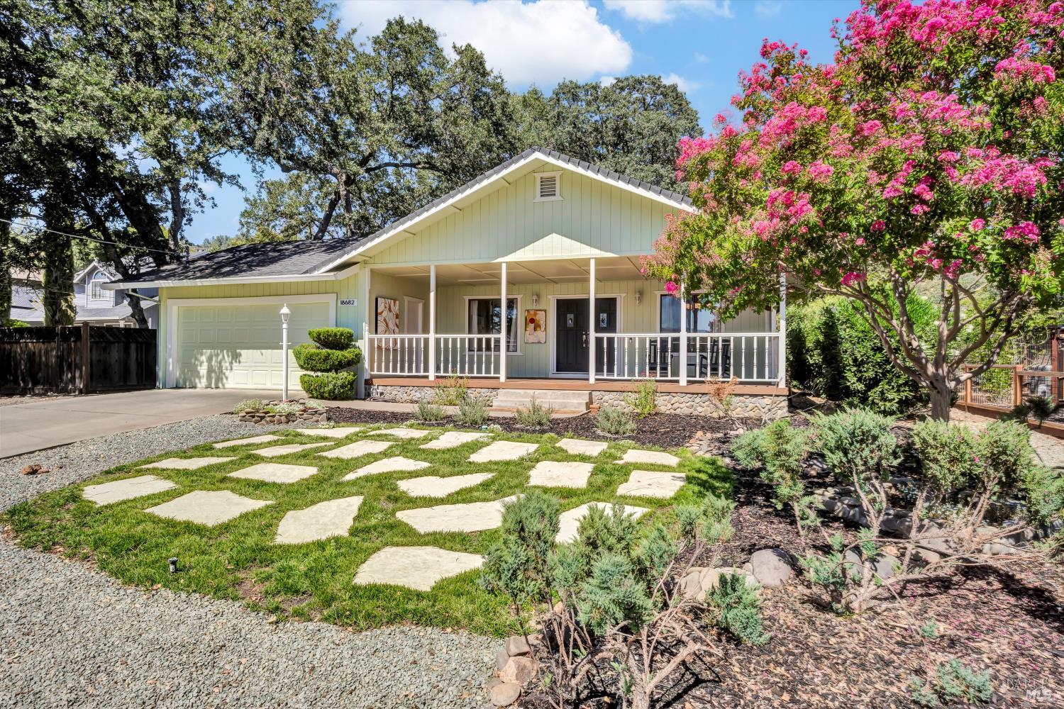 Detail Gallery Image 25 of 27 For 18682 N Shore Dr, Hidden Valley Lake,  CA 95467 - 2 Beds | 2 Baths
