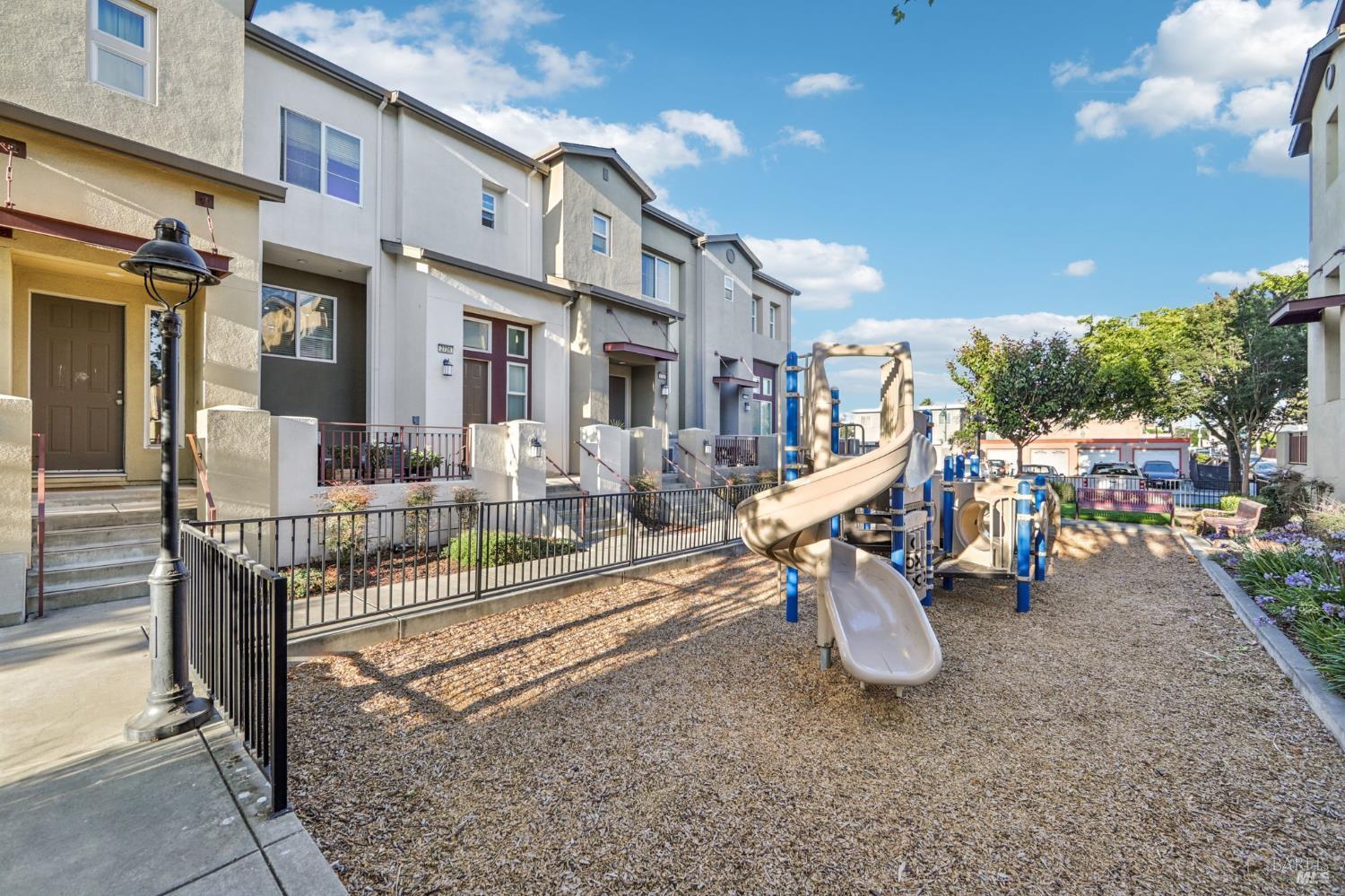 Detail Gallery Image 30 of 35 For 2717 10th St, San Pablo,  CA 94806 - 3 Beds | 2/1 Baths