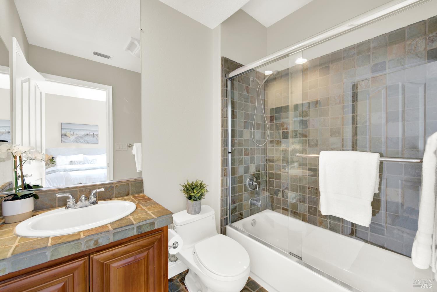 Detail Gallery Image 46 of 77 For 1240 Wildwing Ln, Vallejo,  CA 94591 - 4 Beds | 3/1 Baths