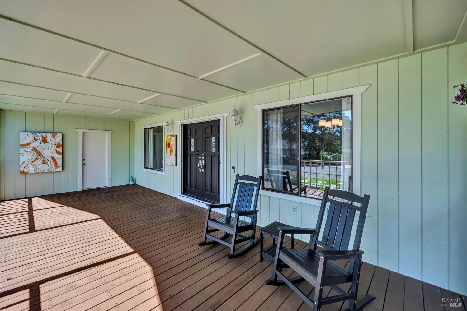Detail Gallery Image 3 of 27 For 18682 N Shore Dr, Hidden Valley Lake,  CA 95467 - 2 Beds | 2 Baths