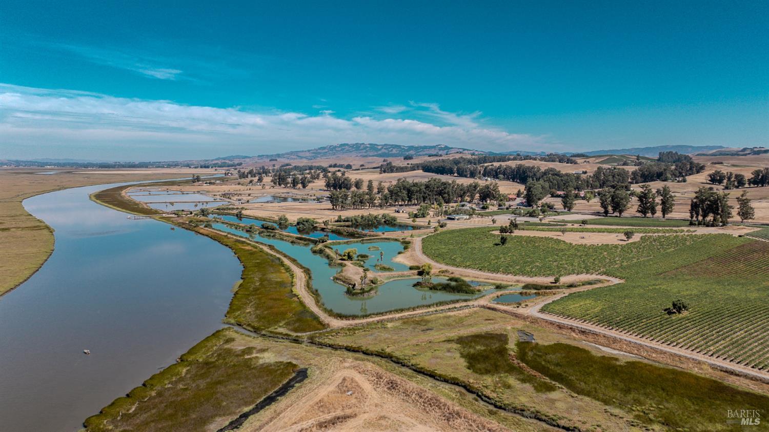 Detail Gallery Image 9 of 70 For 6614 Lakeville Hwy, Petaluma,  CA 94954 - 11 Beds | 15/1 Baths