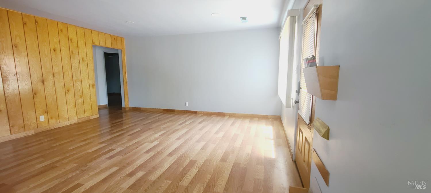 Detail Gallery Image 5 of 12 For 2420 Lomitas Ave, Santa Rosa,  CA 95404 - 4 Beds | 2 Baths