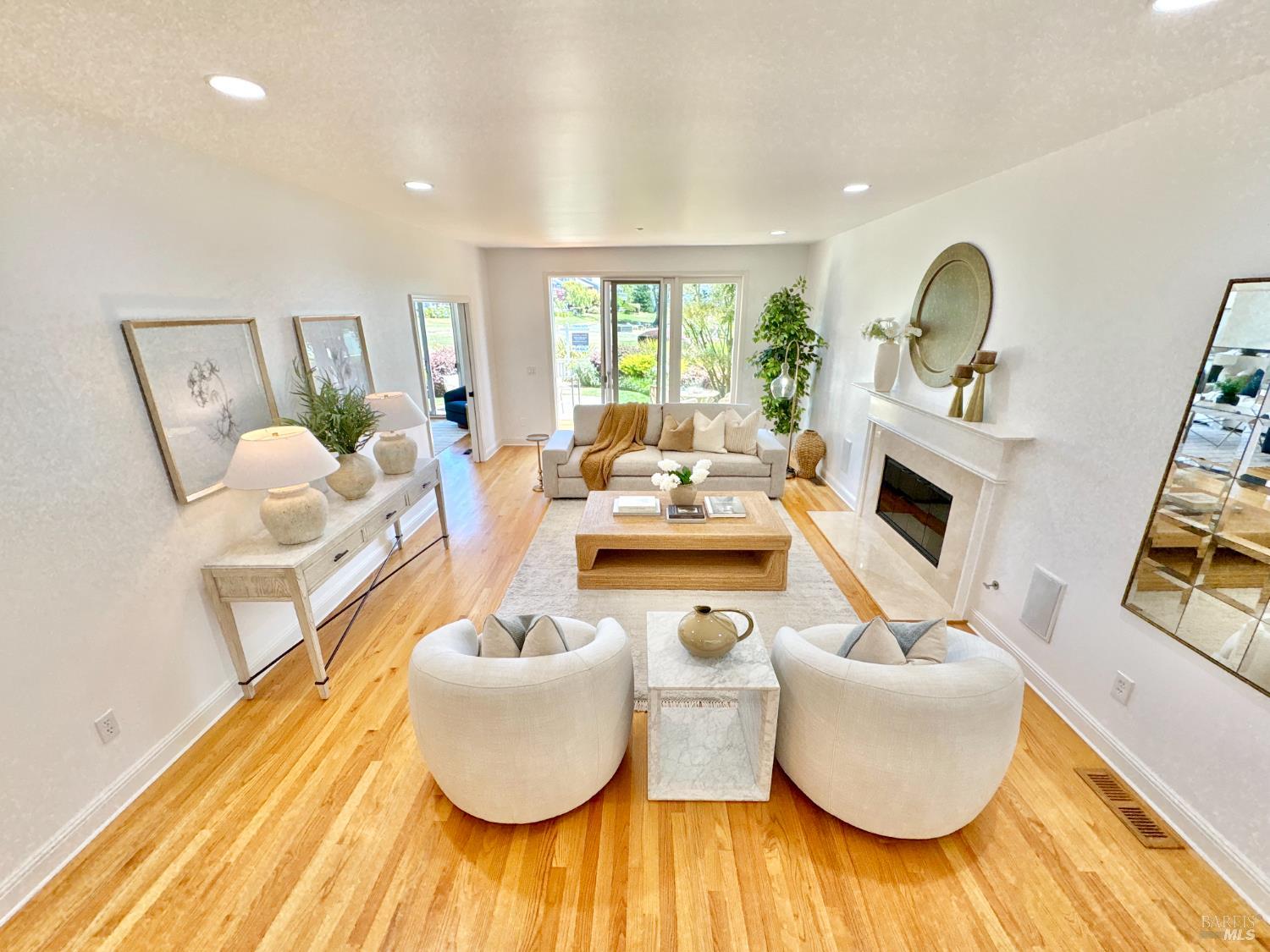 Detail Gallery Image 17 of 46 For 47 Elizabeth Cir, Greenbrae,  CA 94904 - 3 Beds | 2/1 Baths