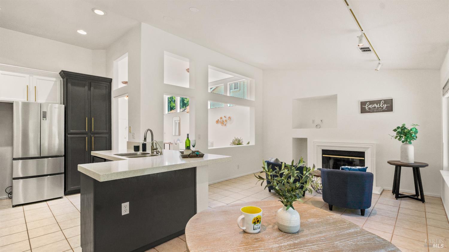 Detail Gallery Image 17 of 53 For 330 Crow Canyon Ct, Vacaville,  CA 95688 - 4 Beds | 2 Baths