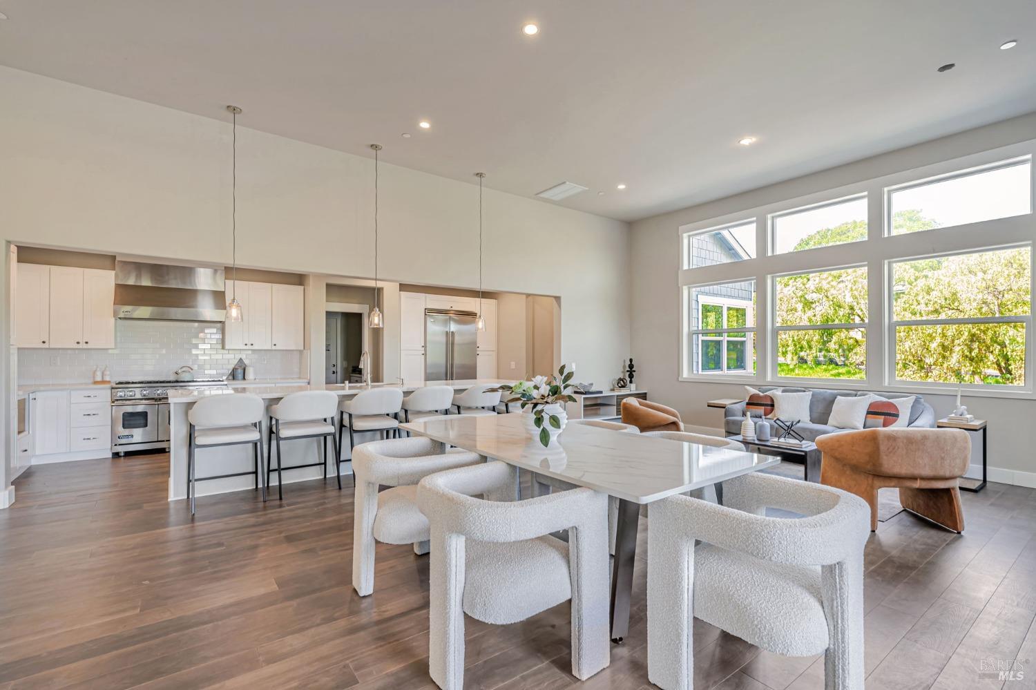 Detail Gallery Image 18 of 59 For 12 Rose Ct, Novato,  CA 94945 - 4 Beds | 4/1 Baths